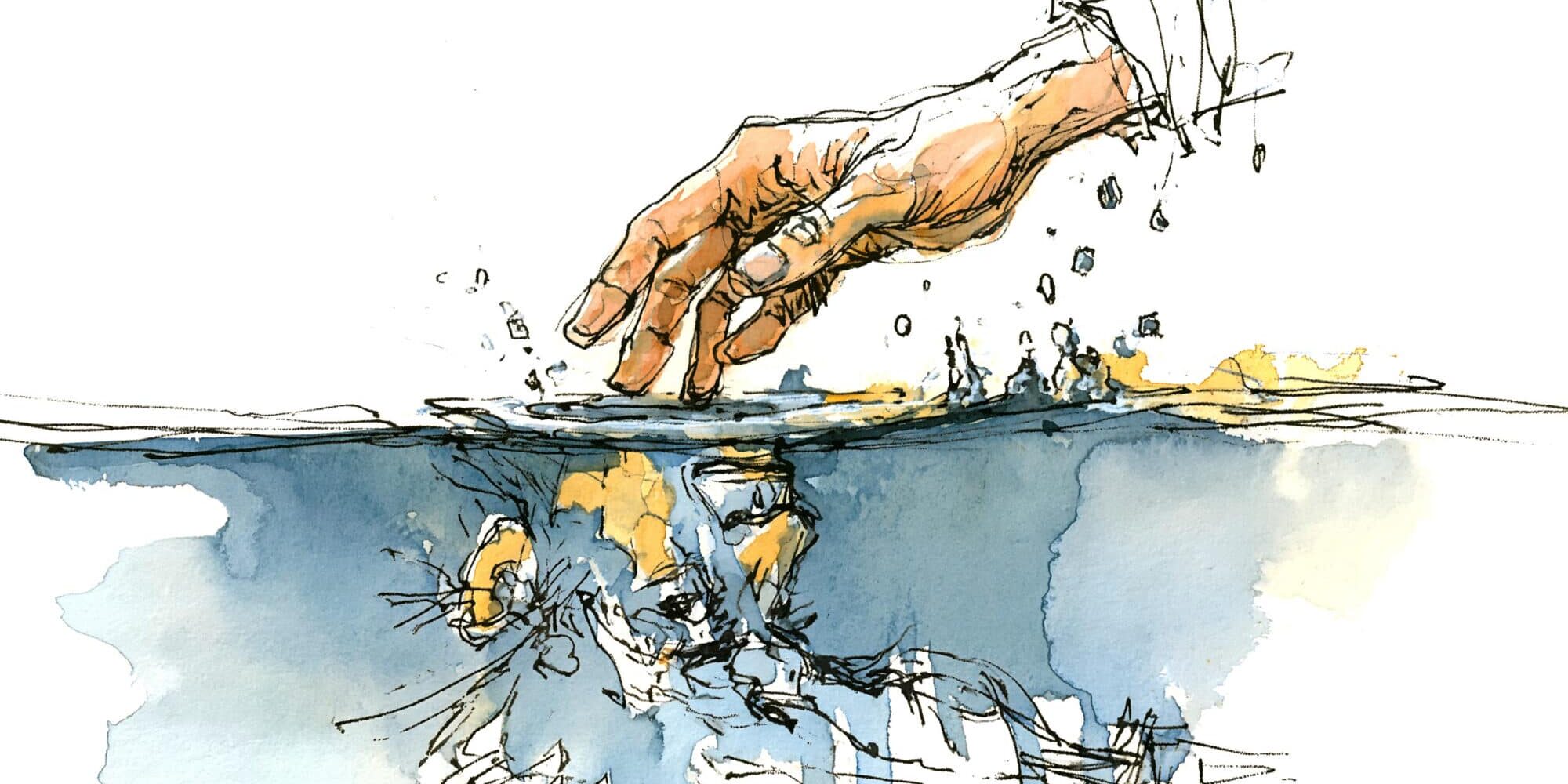 Hand in het water met weerspiegeling
